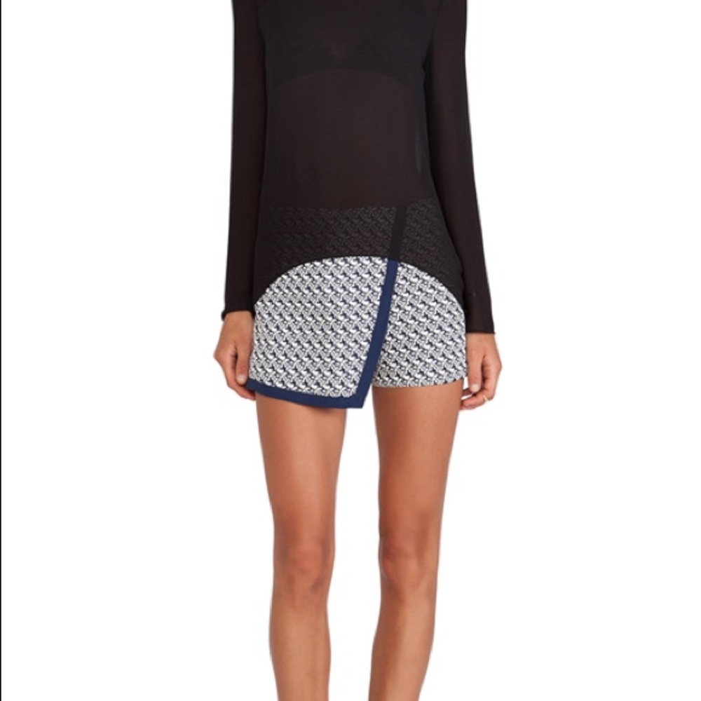 Blaque label x revolve mini skirt size xs new!